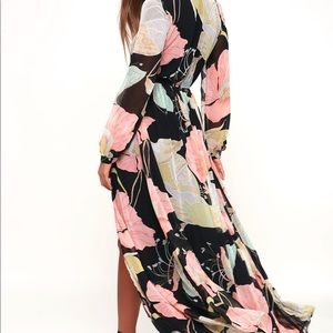 Lulu’s Wondrous Water Lilies Black Floral Maxi